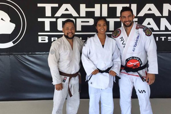 Entrainement de Jiu Jitsu pour les candidates à Miss Tahiti, avec Dany Gérard