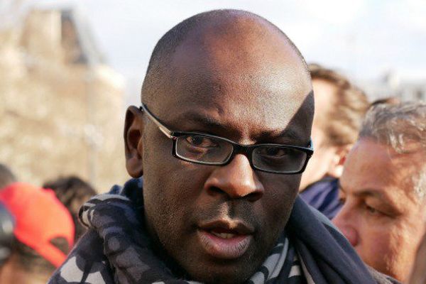 Lilian Thuram à la manifestation contre les violence policières le 18 février à Paris