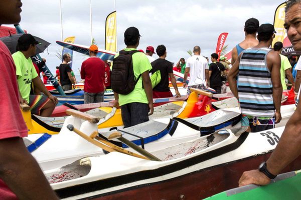 La pesée des va’a : un moment clé de la compétition Hawaiki nui