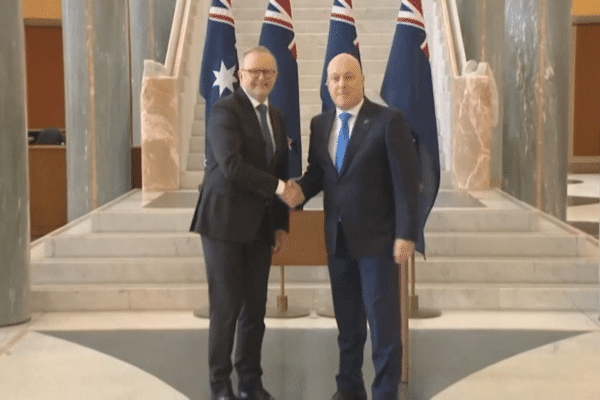 A gauche, le 1er ministre australien avec son homologue néo-zélandais.