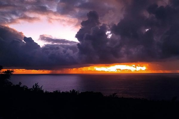 Ciel matinal à Saint-Philippe 8 août 2022