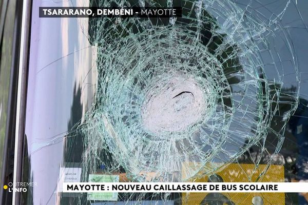 Nouveau caillassage de bus scolaire à Mayotte