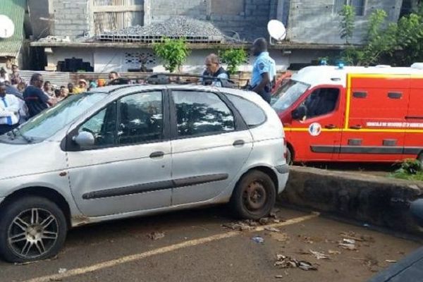 Trois garçons âgés de 4 ans ont été retrouvés morts dans un véhicule stationné dans le quartier Badjoni de Combani.