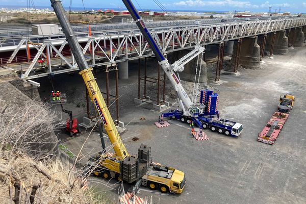 Démontage ancien pont de la Rivière des Galets