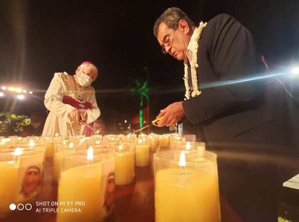 Polynesian Memorial: "the whole of Polynesia cries"