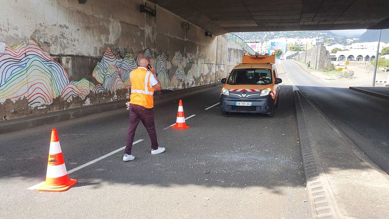 Saint-Denis : Le Pont Du Boulevard De L'Océan S'effrite, La Voie Fermée ...