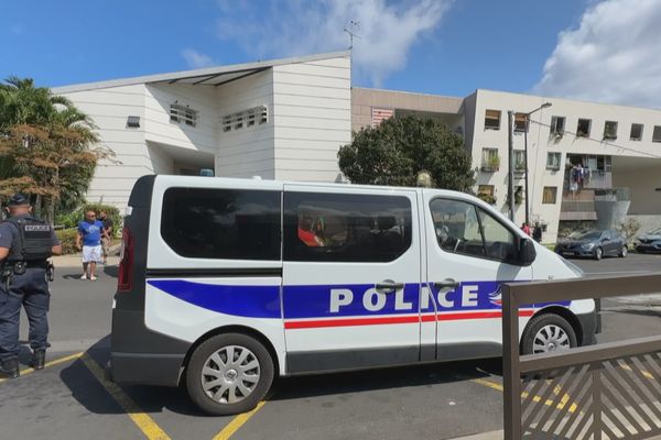 Le Port découverte macabre corps jeune homme proximité gare routière