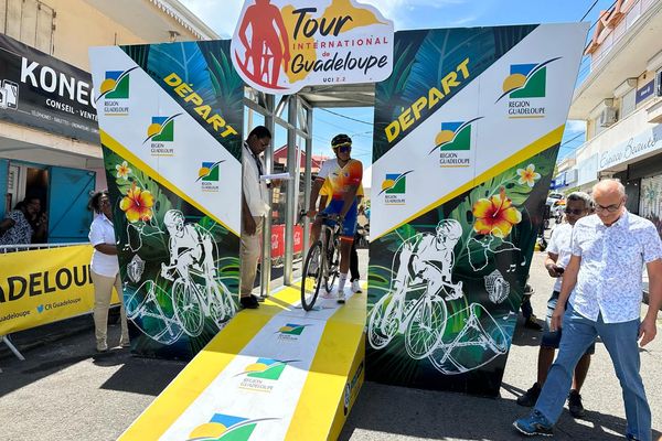 Au départ du prologue de la 73e édition du Tour cycliste de Guadeloupe