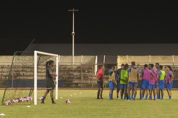 Les joueurs de la Sélection de Martinique à l'entraînement.