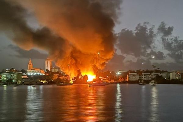 Violent incendie de la rue Raspail, à Pointe-à-Pitre - 25/02/2024.