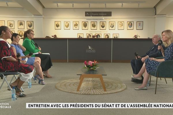 Gérard Larcher et Yaël Braun-Pivet interrogés par trois rédactions calédoniennes, le 13 novembre 2024, à Nouméa.