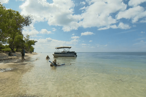 En ces périodes de fortes chaleurs, des sorties en mer sont organisées pour les résidents de la maison de retraite La Broussarde.