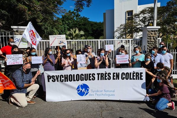 Manifestation des psy devant l'ARS