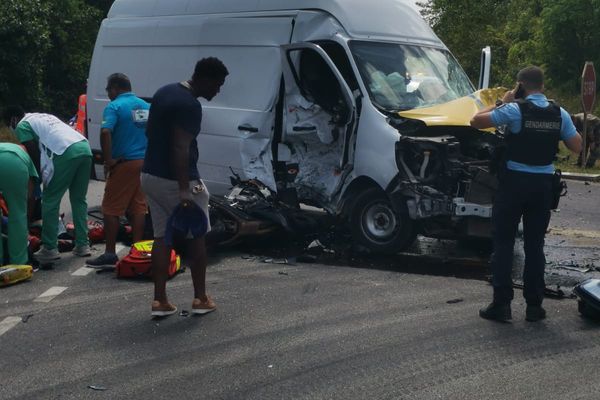 Deux motards sont décédés au croisement de la RN et de la route de Petit-Saut