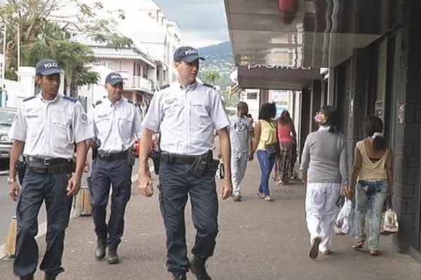 Policiers et adjoints de sécurité