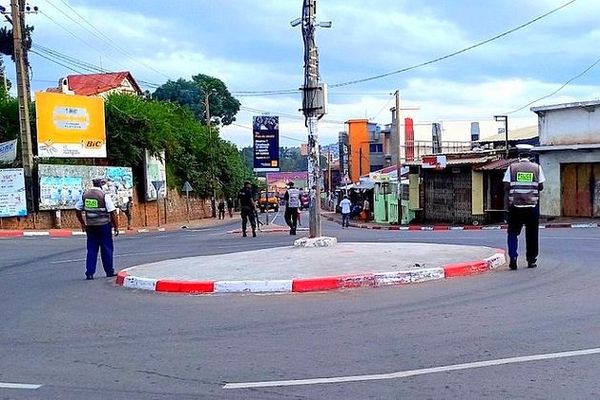 Déploiement des forces de l'ordre à Madagascar pour faire respecter le confinement 