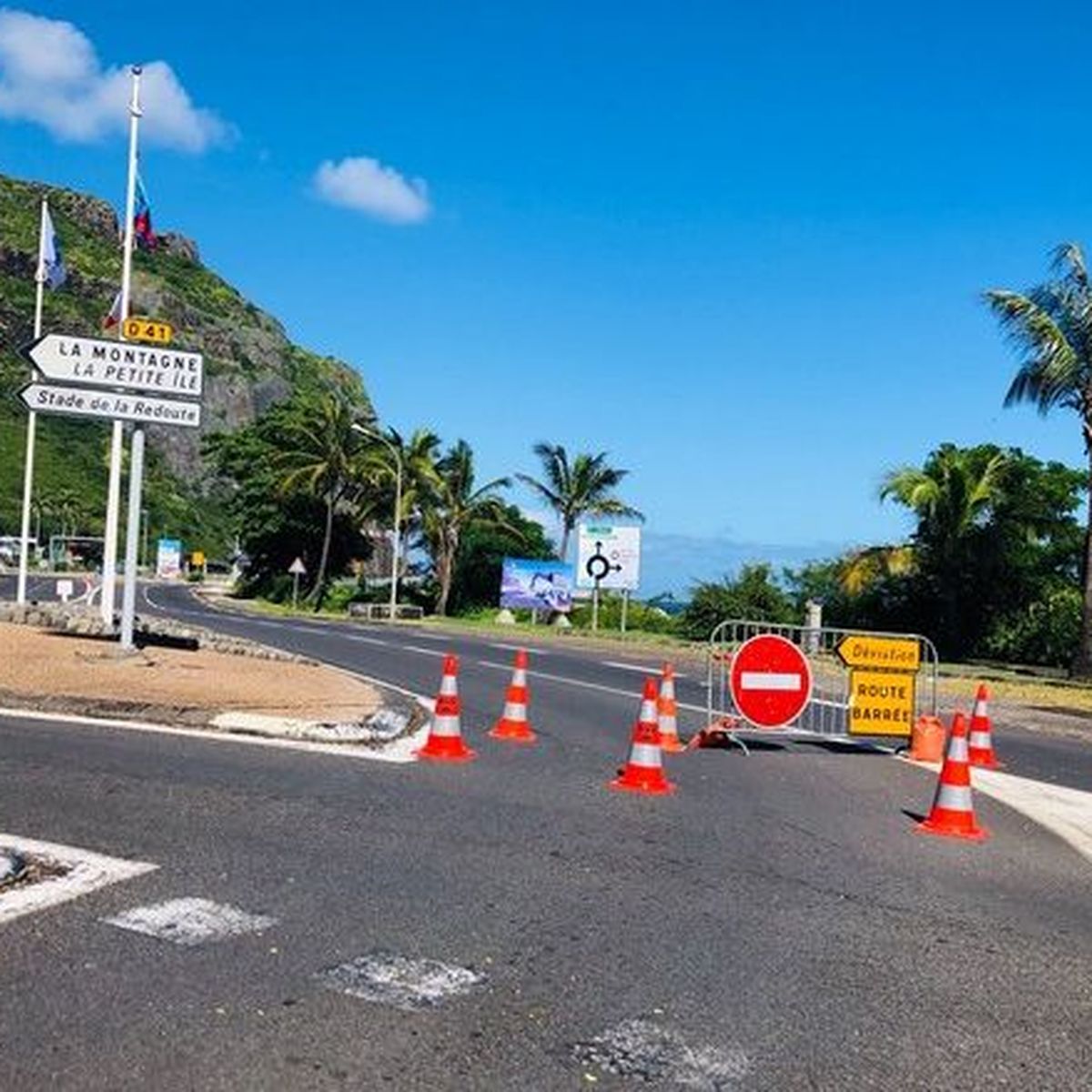 La Route Du Littoral Est A Nouveau Ouverte Sur Ses Quatre Voies Reunion L