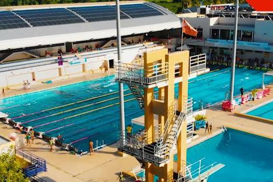 End of the strike by community workers at the community aquatic center