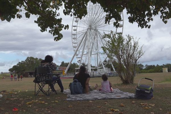 Grande Roue au parc du Colosse