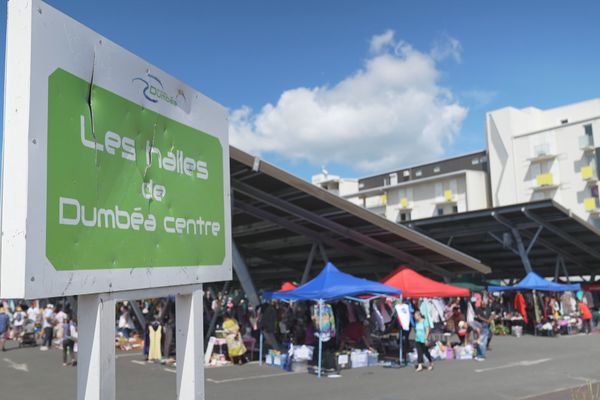 Signe du retour à la normal dans le quartier de Koutio, particulièrement touché par les émeutes en Nouvelle-Calédonie : le marché des halles de Dumbéa a pu à nouveau se tenir le samedi 2 novembre.