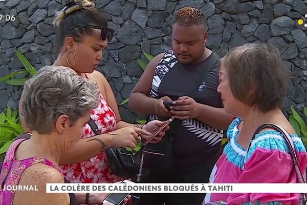 Manifestation des Calédoniens bloqués à Tahiti, 26 mai 2024