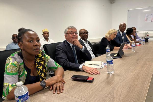 Les élus rencontrent Marine Le Pen au Conseil Départemental de Mayotte