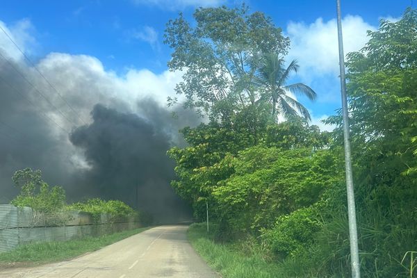 Un incendie dans le quartier Belle-Humeur, à Macouria