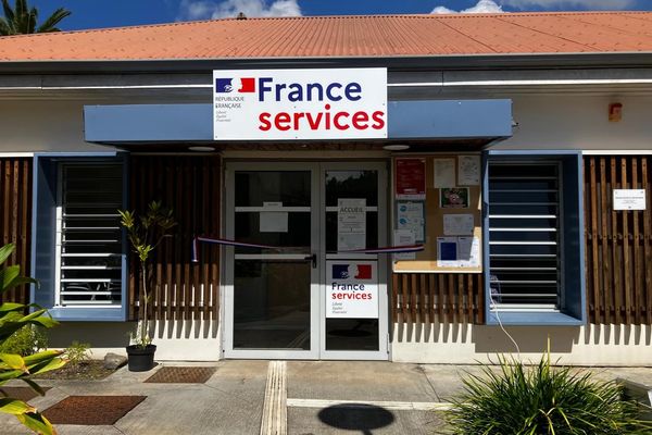 Inauguration d'une maison France services à l'Entre-Deux