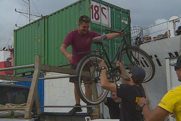 A Makatea, il y a de l'escalade mais aussi de belles balades à faire.