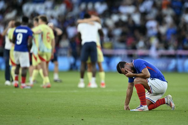 Les Bleuets tombent en prolongation face à la Roja et se contentent de la médaille d'argent