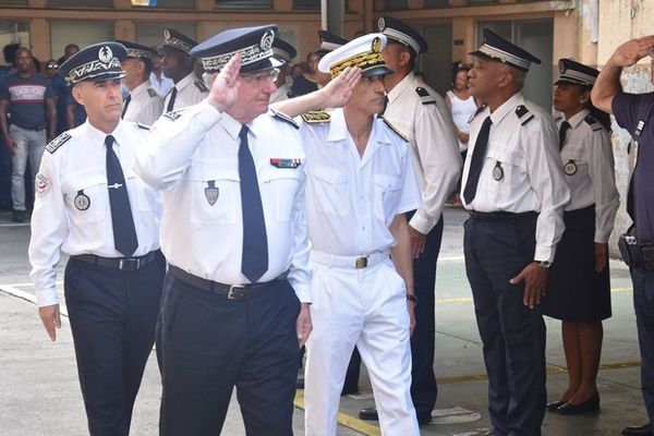 Le directeur général de la police nationale promet plus de moyens aux agent