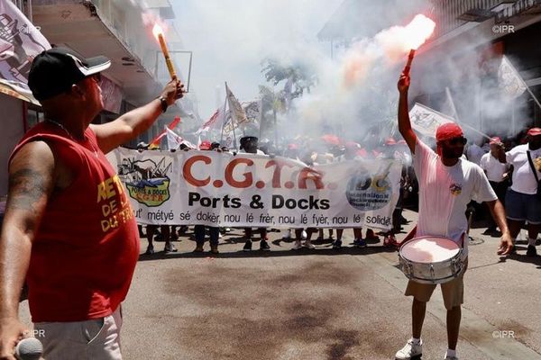 Manifestation contre la réforme des retraites, à Saint-Denis, le mardi 17 décembre.