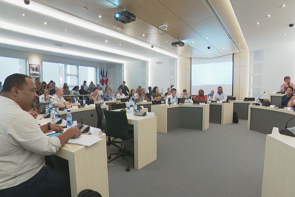 La conférence sociale sur les salaires s'est tenue à Nouméa les 29 et 30 décembre 2022.