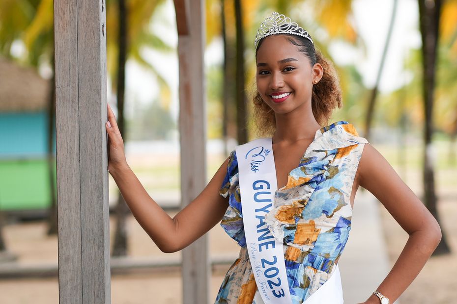 Miss France 2024 Audrey HoWenTsaï sélectionnée parmi les 5