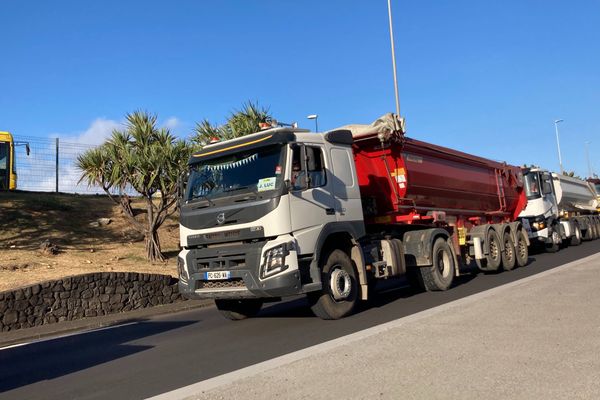 Transporteurs : Opération escargot du Moufia (Région) à la Préfecture