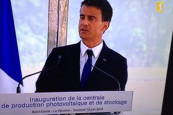 Valls fausse date le Port