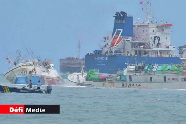 Opération de pompage du fioul dans les cales des bateaux de pêche taïwanais Maurice 2 février 2022