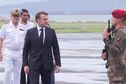 Emmanuel Macron est arrivé à Mayotte pour se rendre compte de la désolation après le passage du cyclone Chido