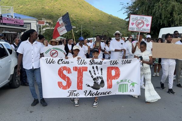 Une marche blanche contre la violence dans les rues de Grand Case ce samedi 18 janvier 2025