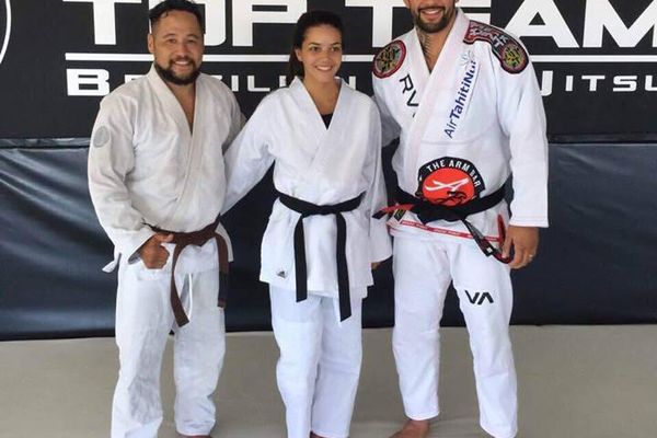 Entrainement de Jiu Jitsu pour les candidates à Miss Tahiti, avec Dany Gérard