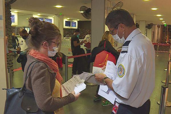 Les autorités vérifient à la loupe le motif impérieux pour entrer en Polynésie. 