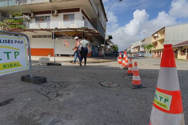 A Cayenne, la rue Gippet à nouveau ouverte à la circulation après deux mois de travaux.