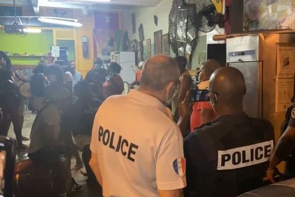 Visite de la police au local de Radikal Mas - 10/01/2021