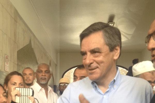 François Fillon en visite la mosquée Noor-Al-Islam