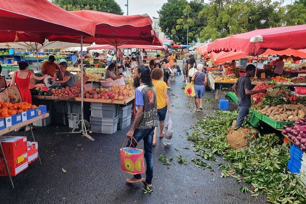 Préparation de Noël avec les produits du marché du Chaudron