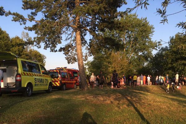 Lac des Prés St-Jean : les secours sont restés sur place jusque tard dans la soirée du dimanche 8 juillet.