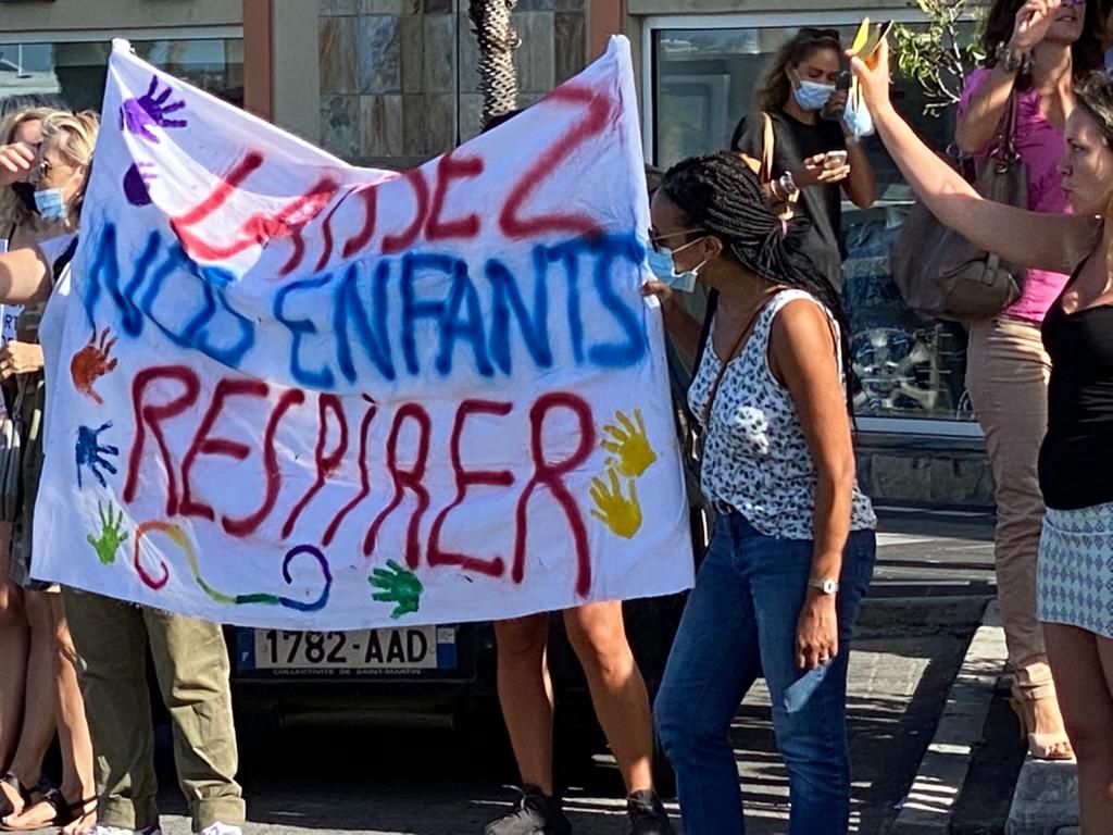 Mobilisation des parents d'élèves, à Marigot - 05/03/2021