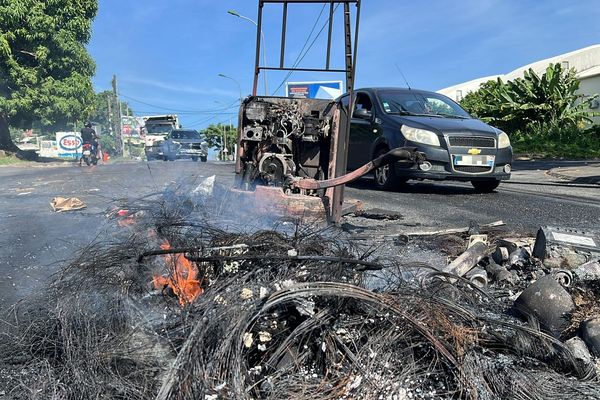 Bébel (Sainte-Rose) au petit matin après une nuit de tension, 23 septembre 2024