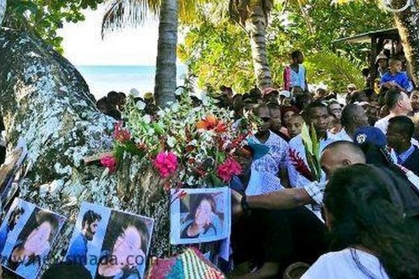 Hommage aux jeune couple de français tués à Sainte-Marie