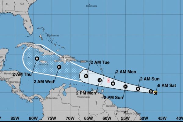 Estimation de la trajectoire de la tempête Béryl